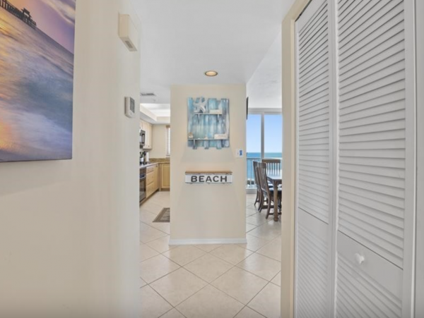 Naples Luxury Vacation Getaway Steps from the Beach